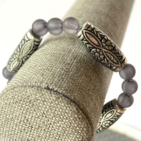 Infinity Bracelet Segmented Silvertone Statement Stretch Bracelet 8 Inches - Picture 5 of 12